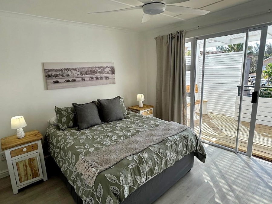  Bedroom Property for Sale in Wavecrest Eastern Cape